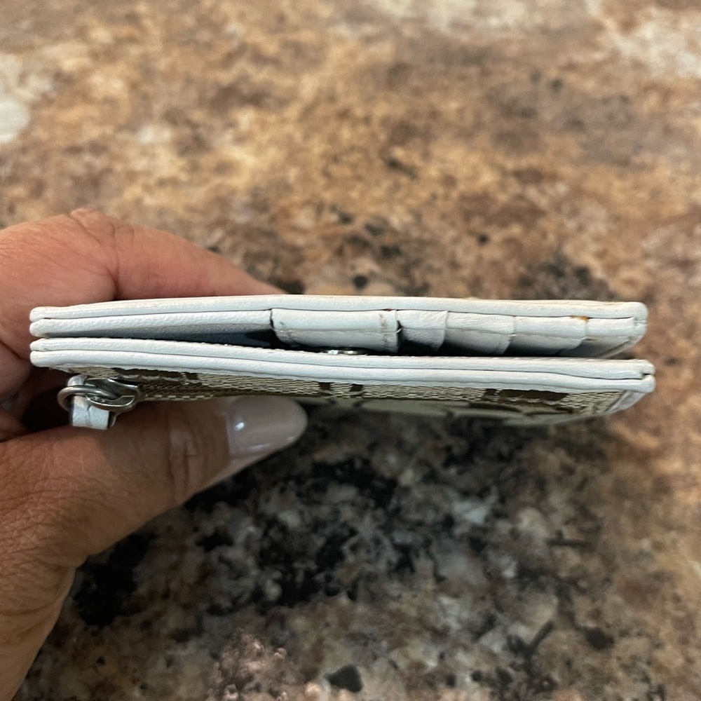 Coach ID Wallet - Picture 6 of 8